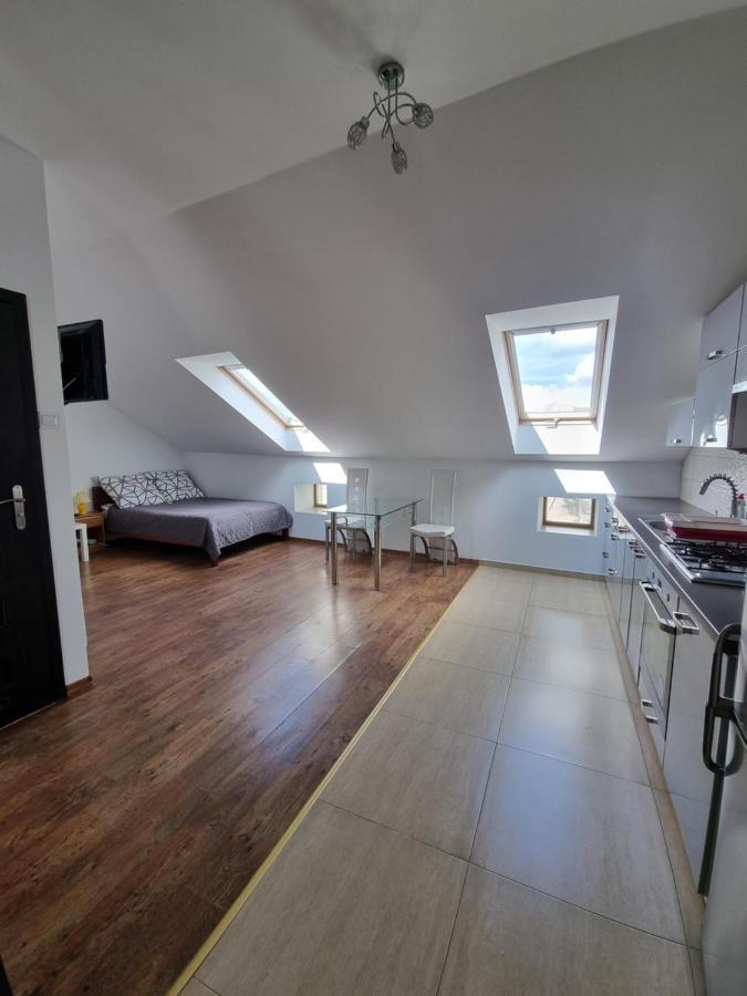 Apartamenty Rynek Trzebinia ชาบีเนีย ภายนอก รูปภาพ