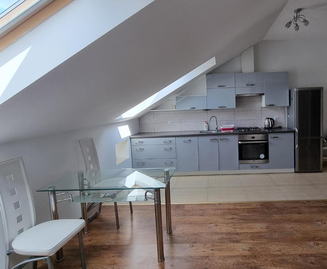 Apartamenty Rynek Trzebinia ชาบีเนีย ภายนอก รูปภาพ