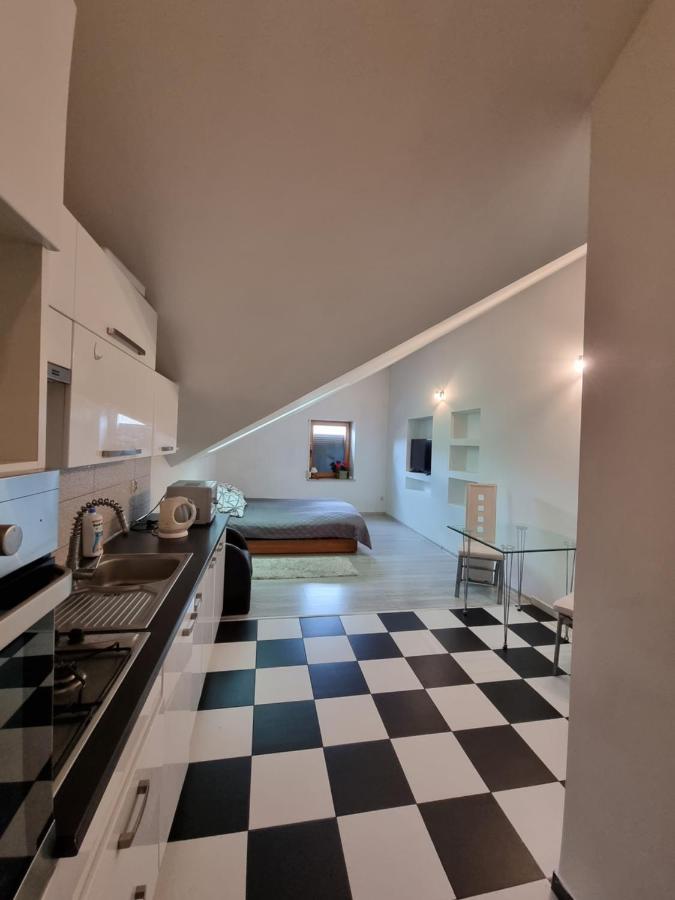 Apartamenty Rynek Trzebinia ชาบีเนีย ภายนอก รูปภาพ
